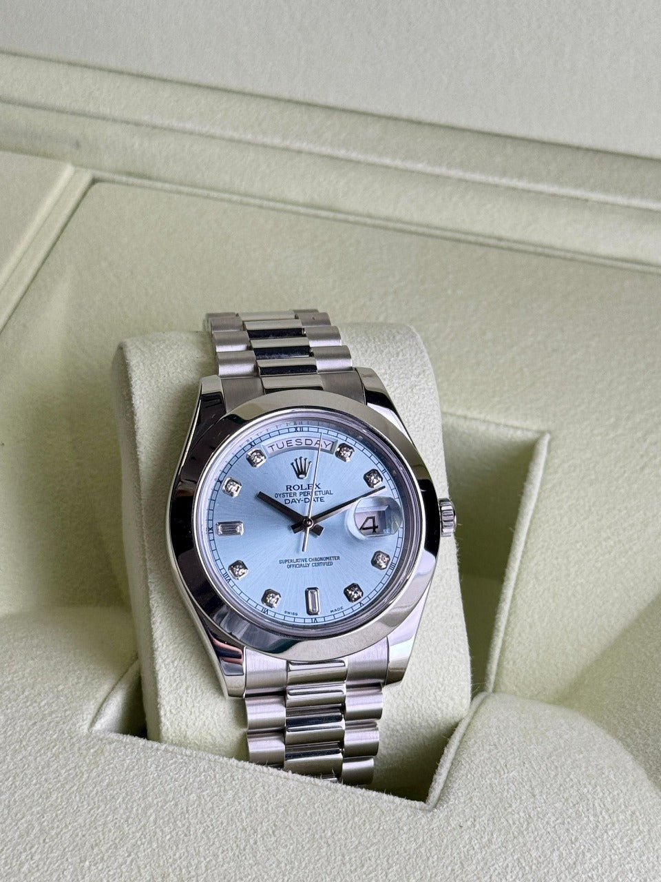 Rolex Day-Date 41mm Platinium Ice Blue Diamond Dial