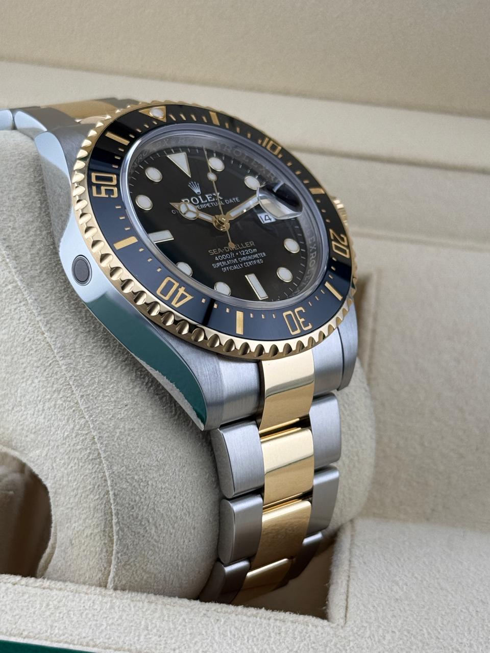 Rolex Sky-Dweller 42mm Steel & YellowGold Black Dial Oyster 2023