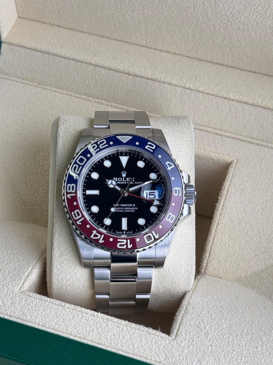 Rolex GMT-Master II 40mm Pepsi Oyster Braclet 2022