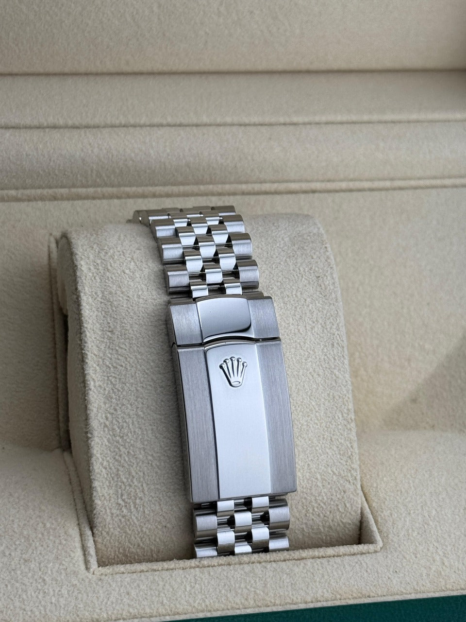 Rolex Sky-Dweller 42mm WhiteGold Bezel black Dial Jubilee 2022