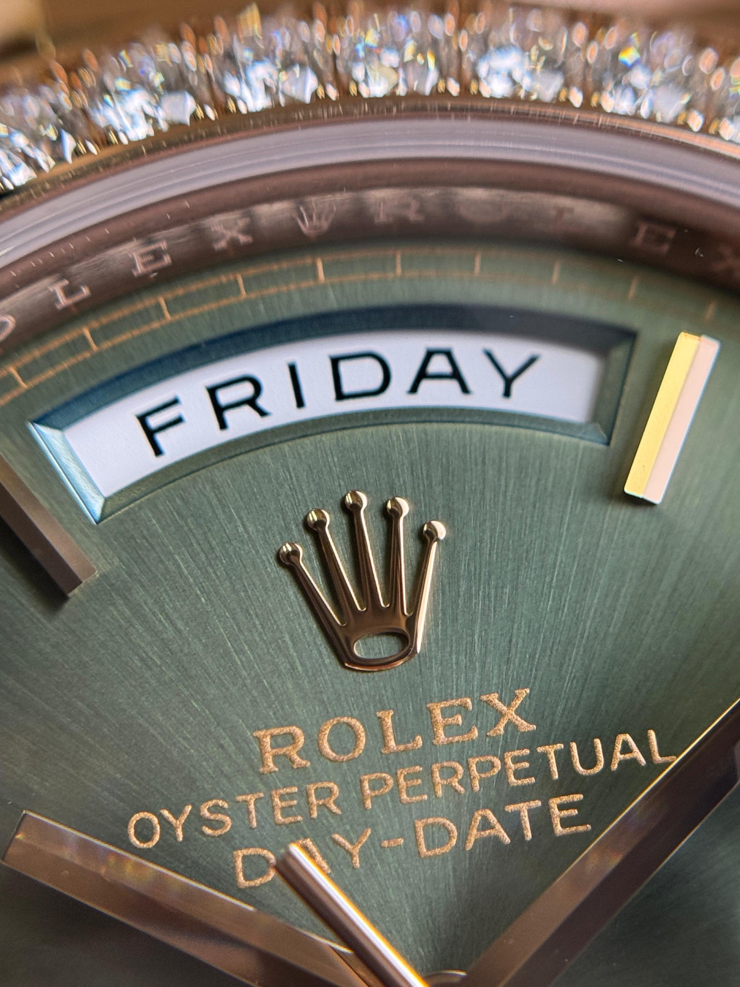 Rolex Daydate 40mm RoseGold Diamond-Set Olive Dial 2022