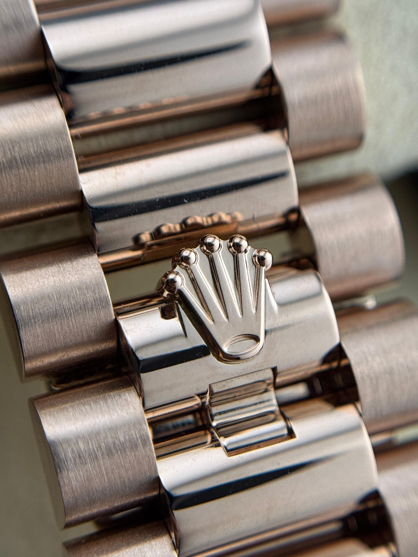 Rolex Daydate 40mm RoseGold Diamond-Set Olive Dial 2022