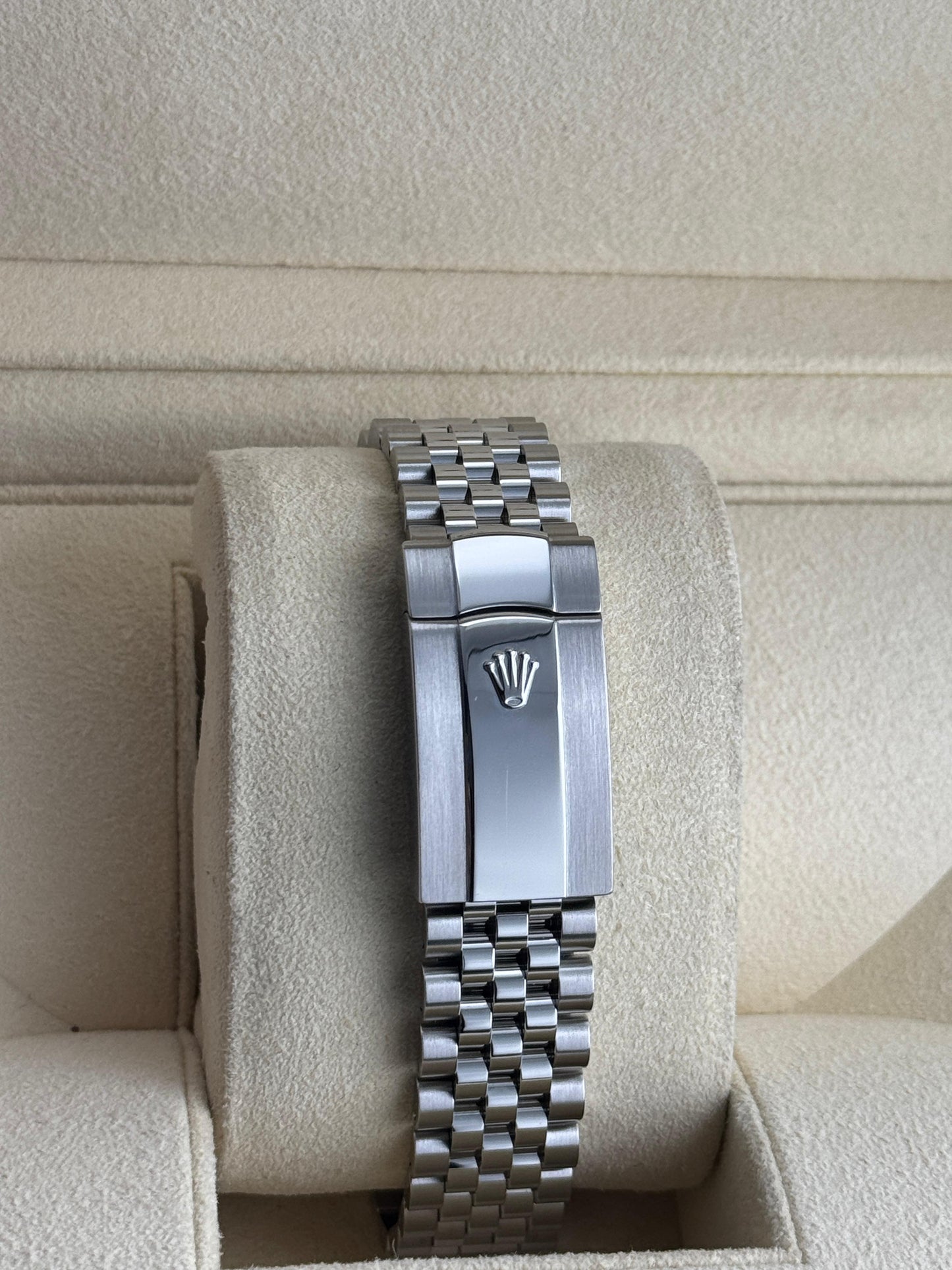 Rolex Datejust 41mm WhiteGold Bezel Blue diamond dial Jubilee 2017
