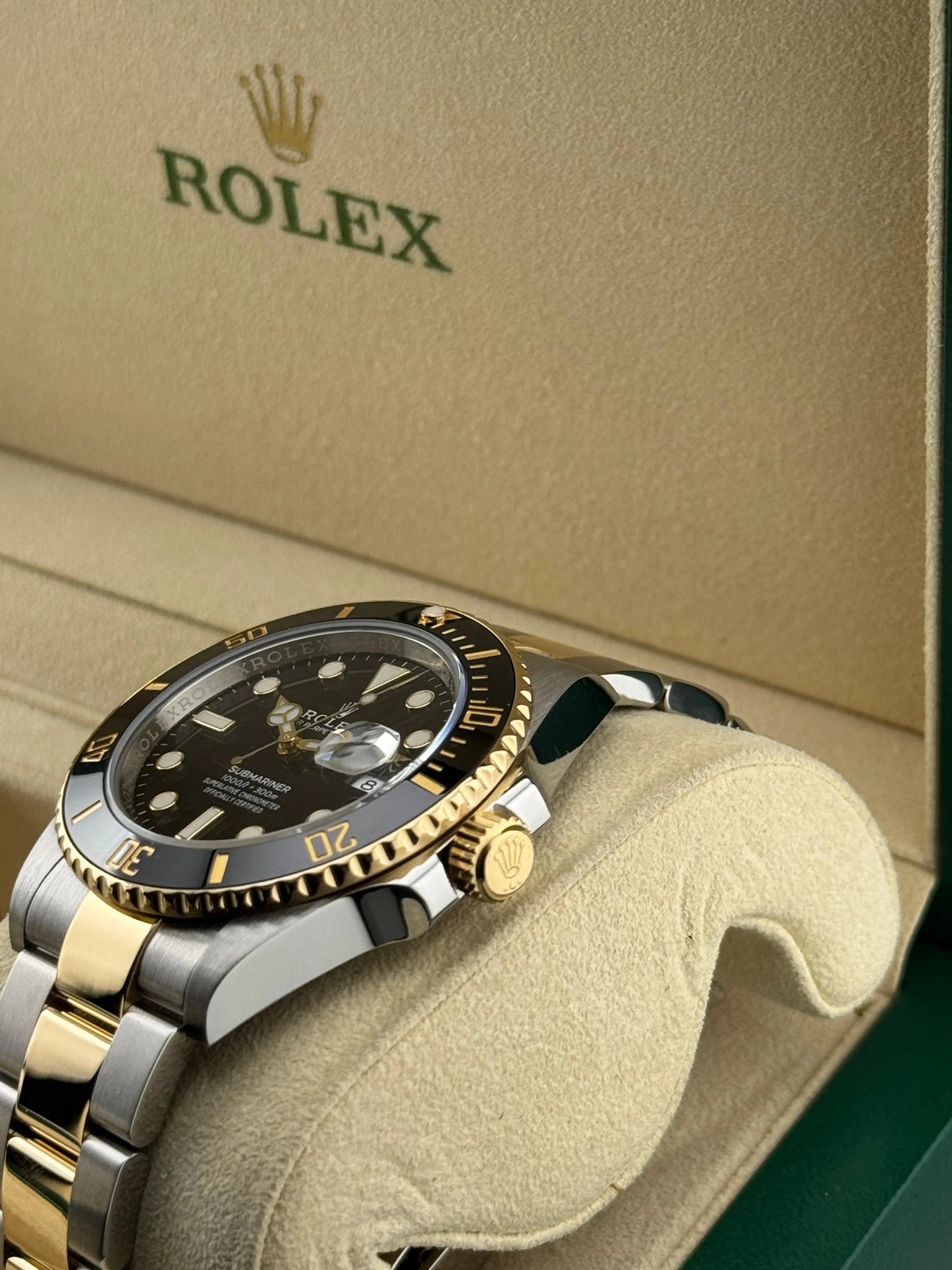 Rolex Submariner Date 41mm Steel/YellowGold Black Dial 2020 - HOURLY