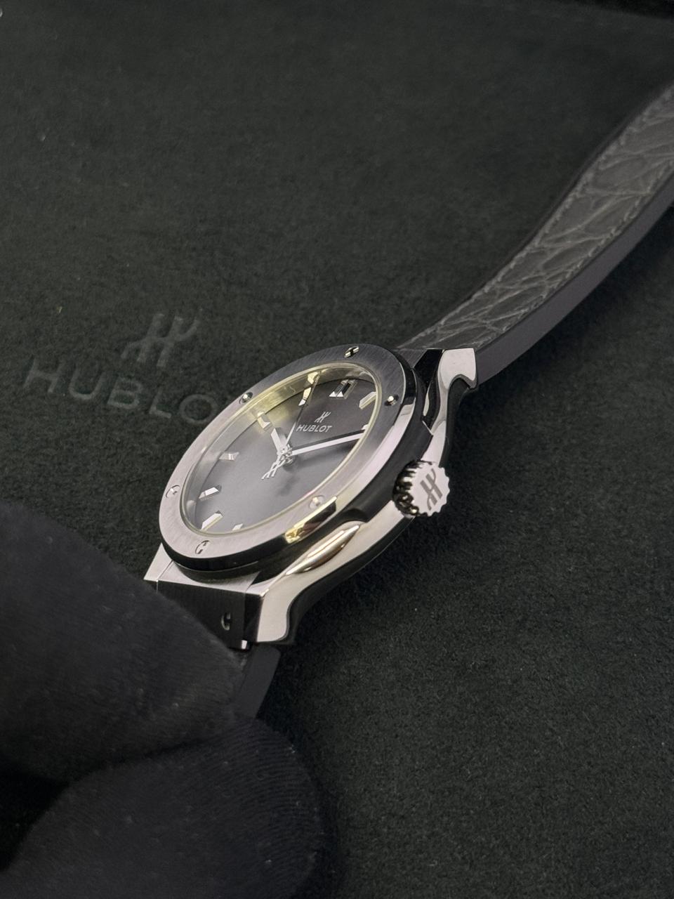 Hublot classic fusion 33mm Grey dial 2024