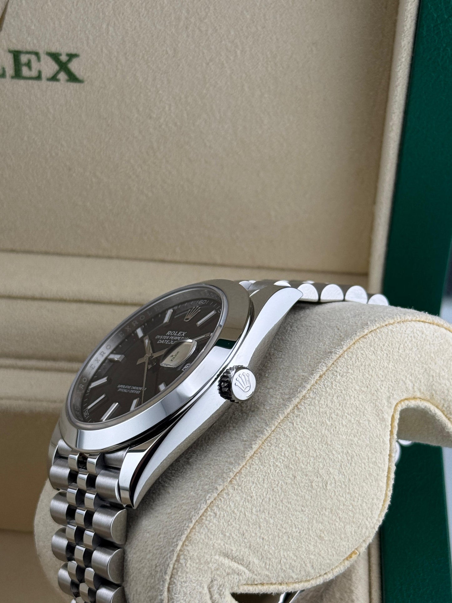 Rolex Datejust 41 steel black index jubilee Unworn 2025