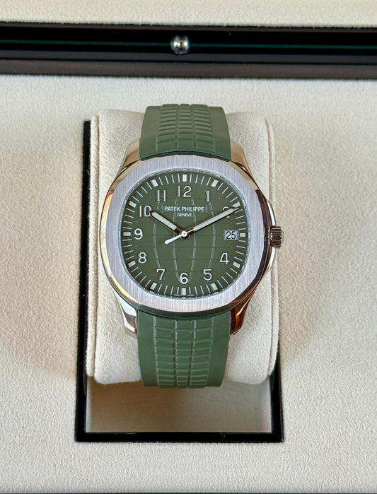 Patek Philippe Aquanaut WhiteGold Green 2022 - HOURLY