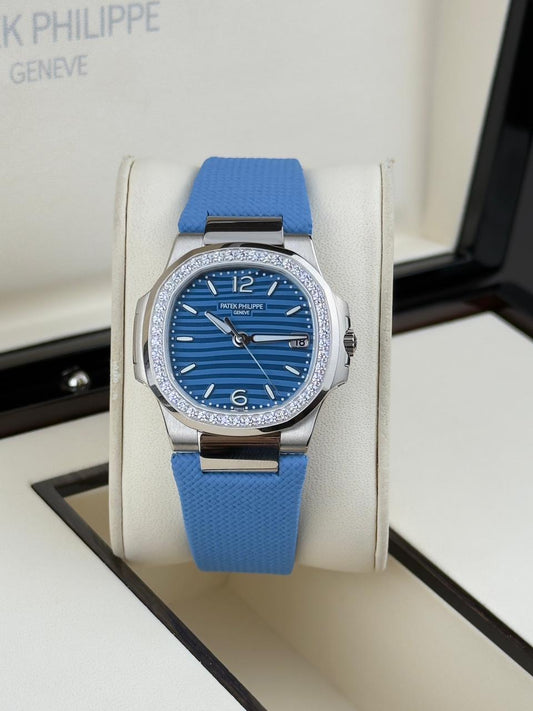 Patek Philippe Nautilus 32mm Quartz Lacquered Azure Blue 2025