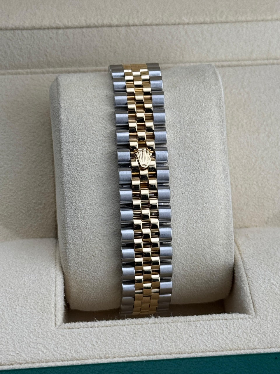 Rolex Datejust 31mm diamond bezel mother of pearl dial 2019