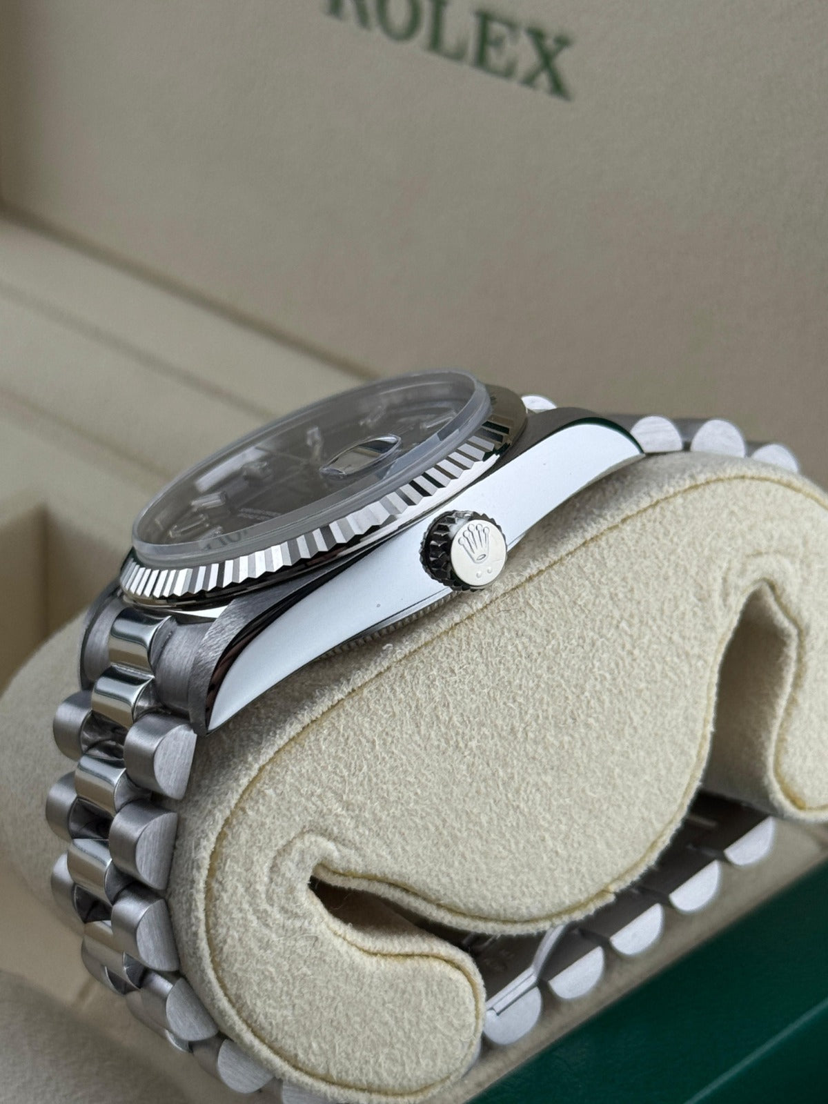 Rolex Day-Date 36mm WhiteGold Blue baguette Dial