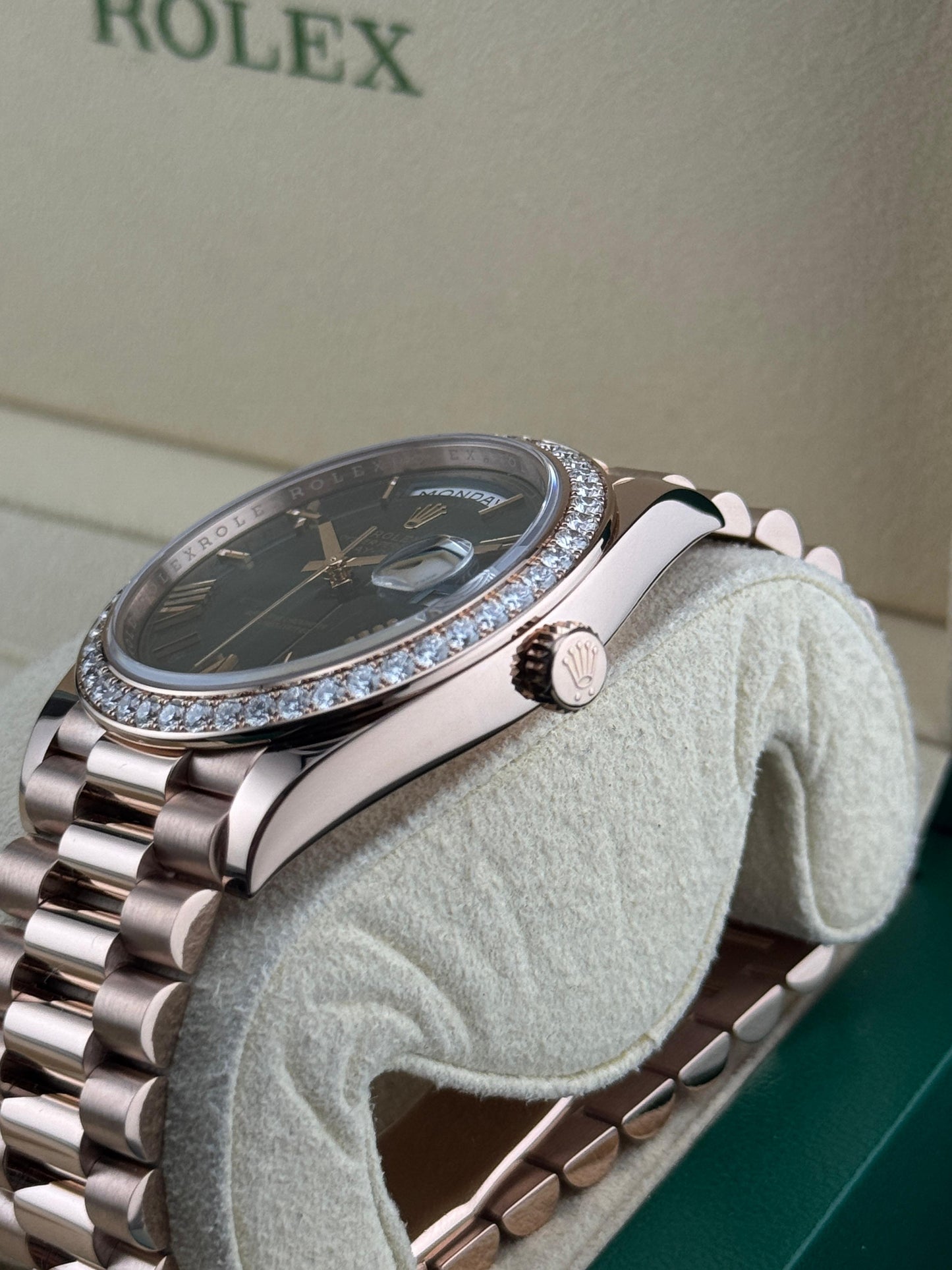 Rolex Daydate 40mm RoseGold Diamond-Set Olive Dial 2022