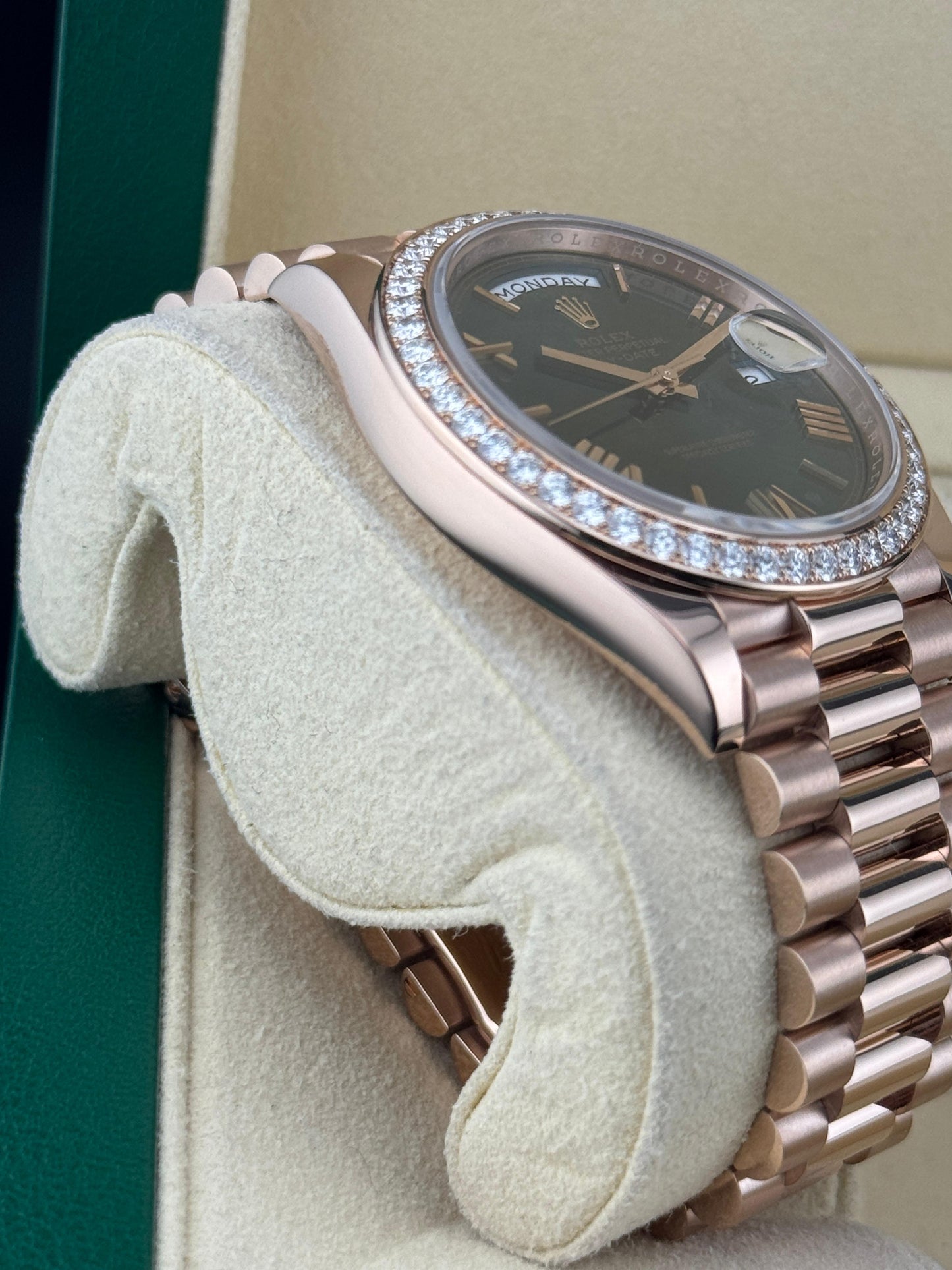 Rolex Daydate 40mm RoseGold Diamond-Set Olive Dial 2022