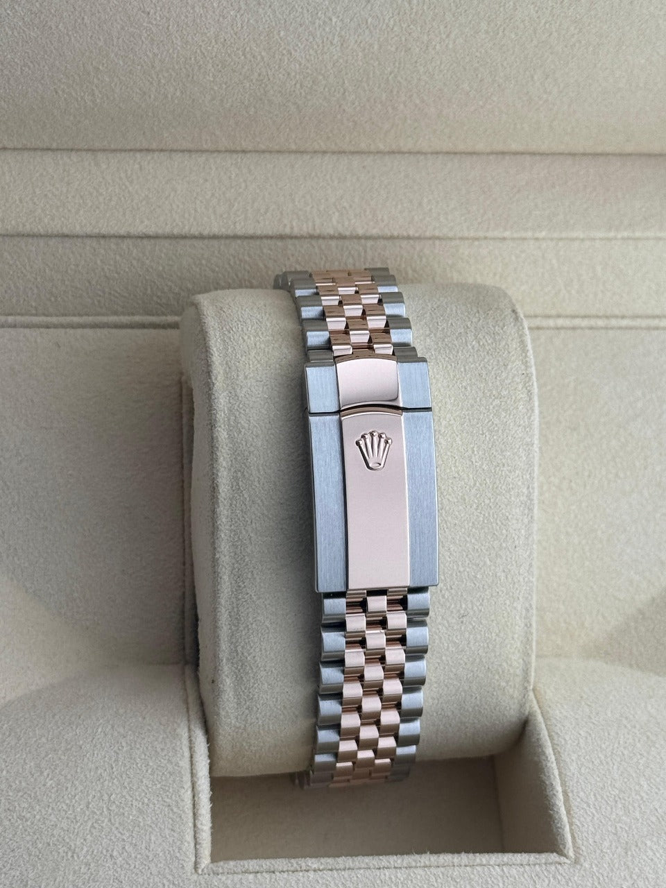 Rolex Datejust 41mm Steel & RoseGold Silver Motif Discontinued 2022