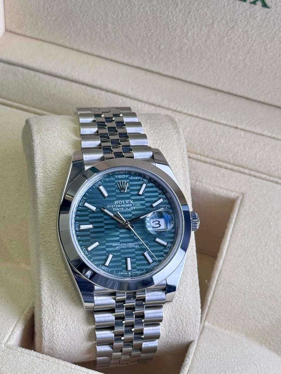 Rolex Datejust 41mm Stainless Steel Motif green discontinued dial Jubilee 2023