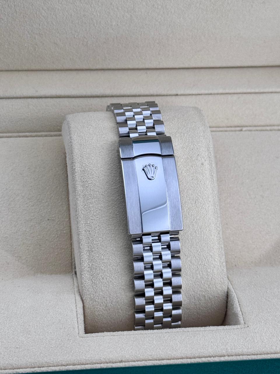 Rolex Datejust 41mm Stainless Steel Motif green discontinued dial Jubilee 2023