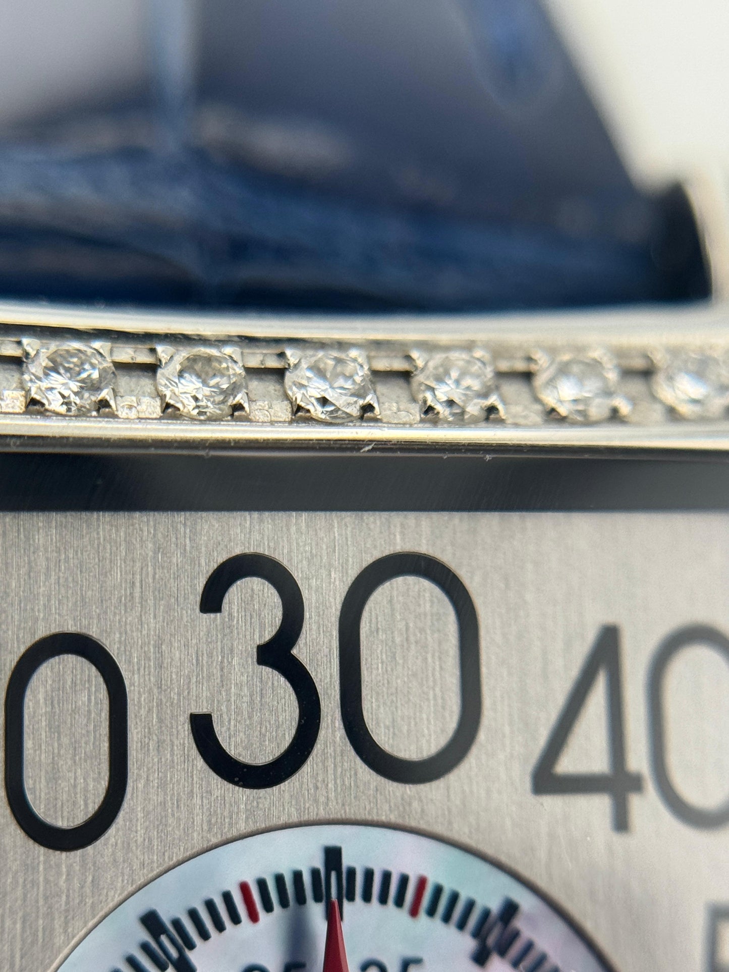 Gerald Genta Mother Of Pearl Center Dial jumping Hours