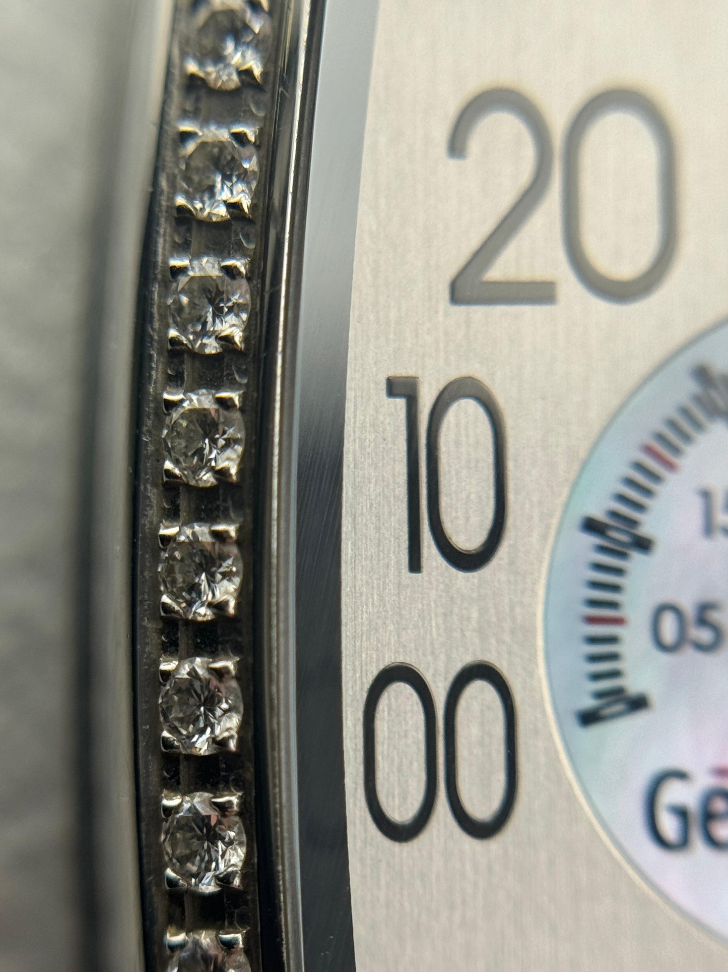 Gerald Genta Mother Of Pearl Center Dial jumping Hours