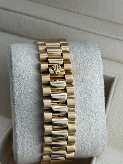Rolex DayDate 36mm President YellowGold Aftermarket Lapis Lazuli Stone Dial
