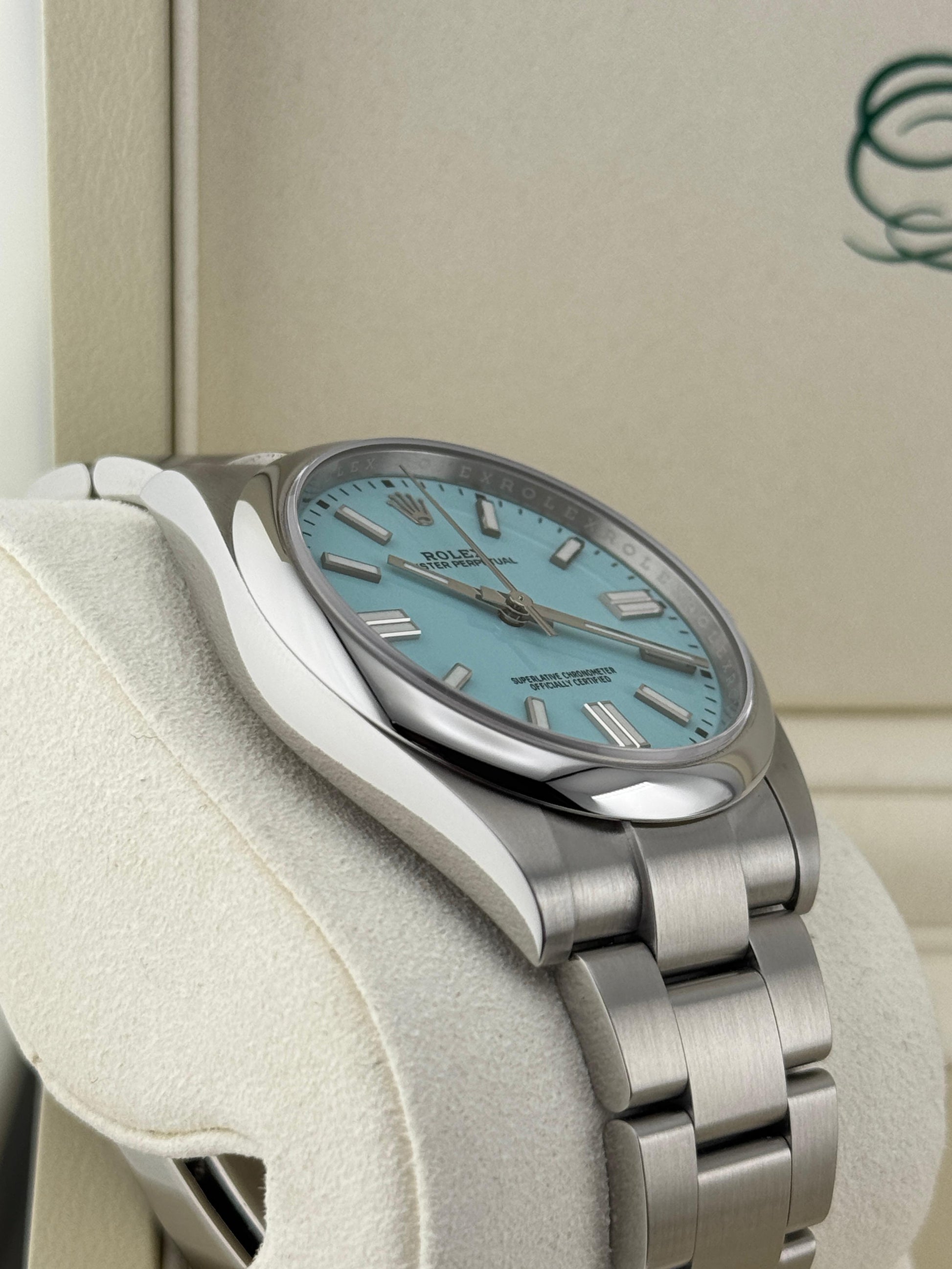 Rolex Oyster Perpetual Turquoise Blue "Tiffany" Dial 2026 - HOURLY 