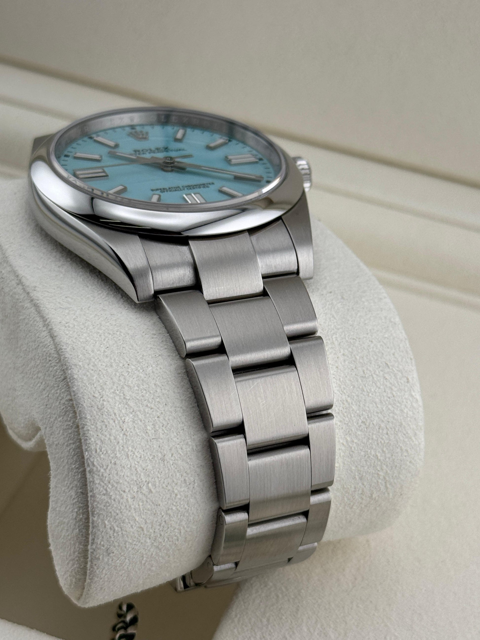 Rolex Oyster Perpetual Turquoise Blue "Tiffany" Dial 2026 - HOURLY 
