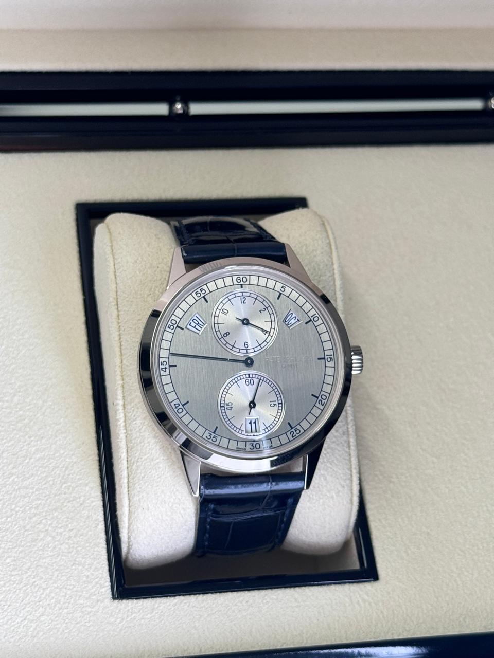 Patek Philippe Annual Calendar Regulator 2015 - HOURLY 