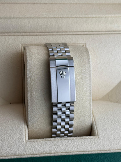 Rolex Datejust 41 steel black index jubilee Unworn 2025