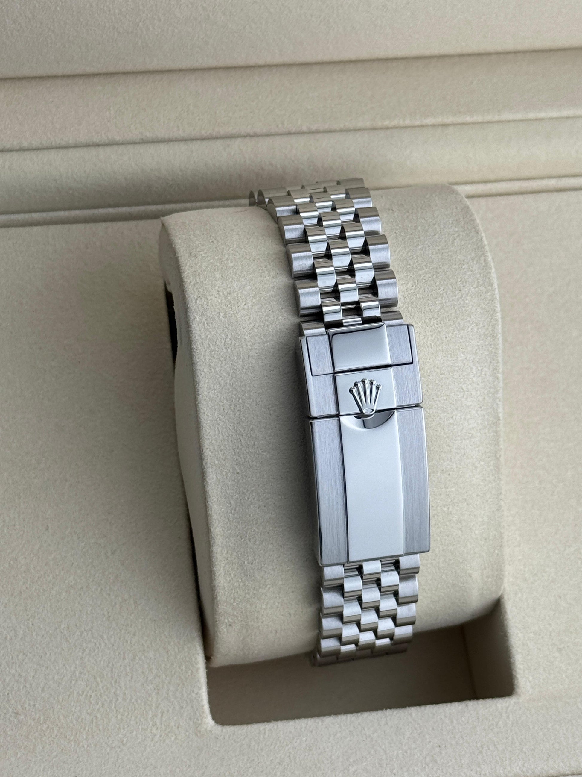 Rolex GMT-Master II Batgril 2020 - HOURLY 