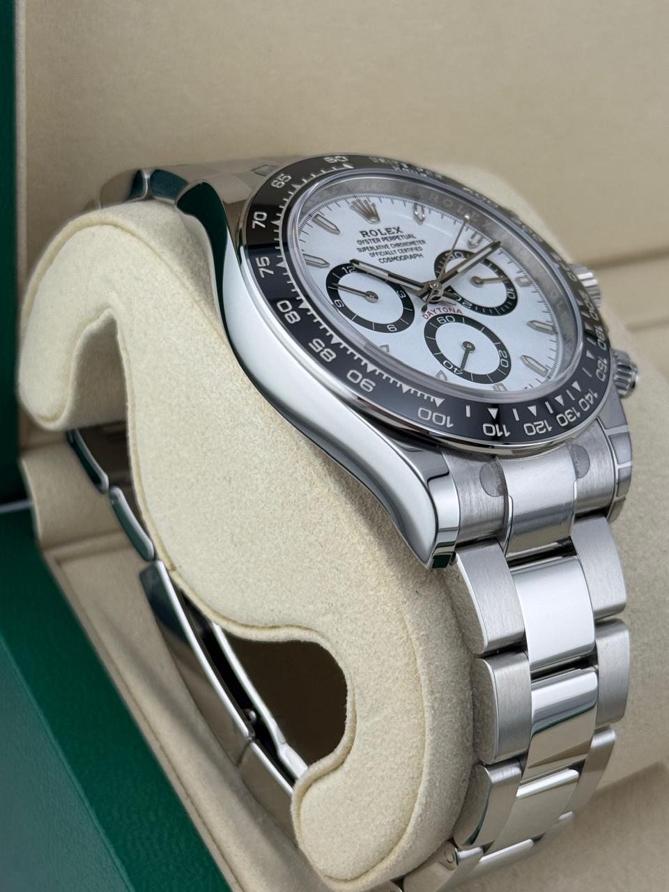 Rolex Cosmograph Daytona Panda 2024 - HOURLY 