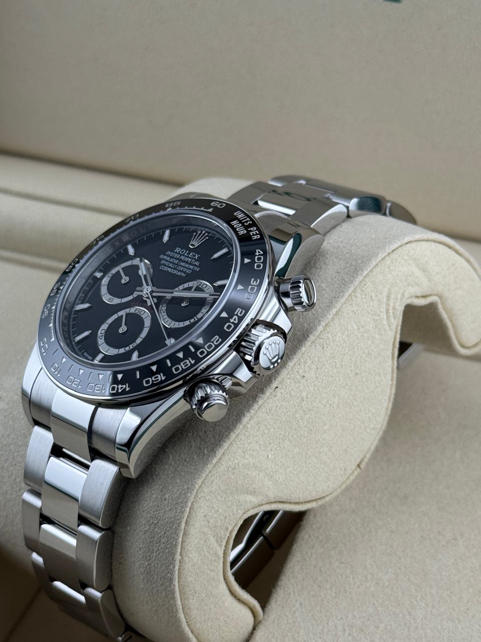 Rolex Cosmograph Daytona Black Dial 2022 - HOURLY 