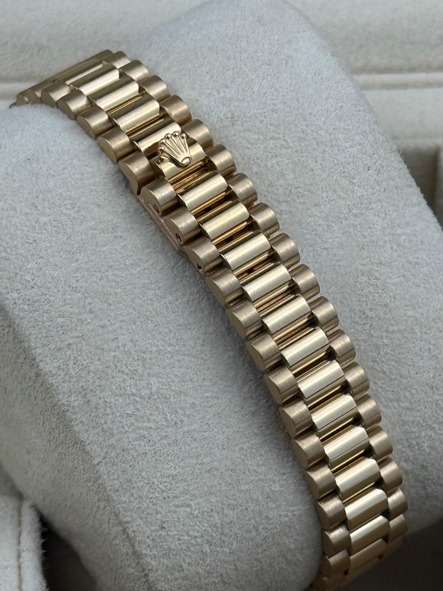 Rolex Datejust 26mm Diamond Bezel MOP Semi Pave Factory President 2000