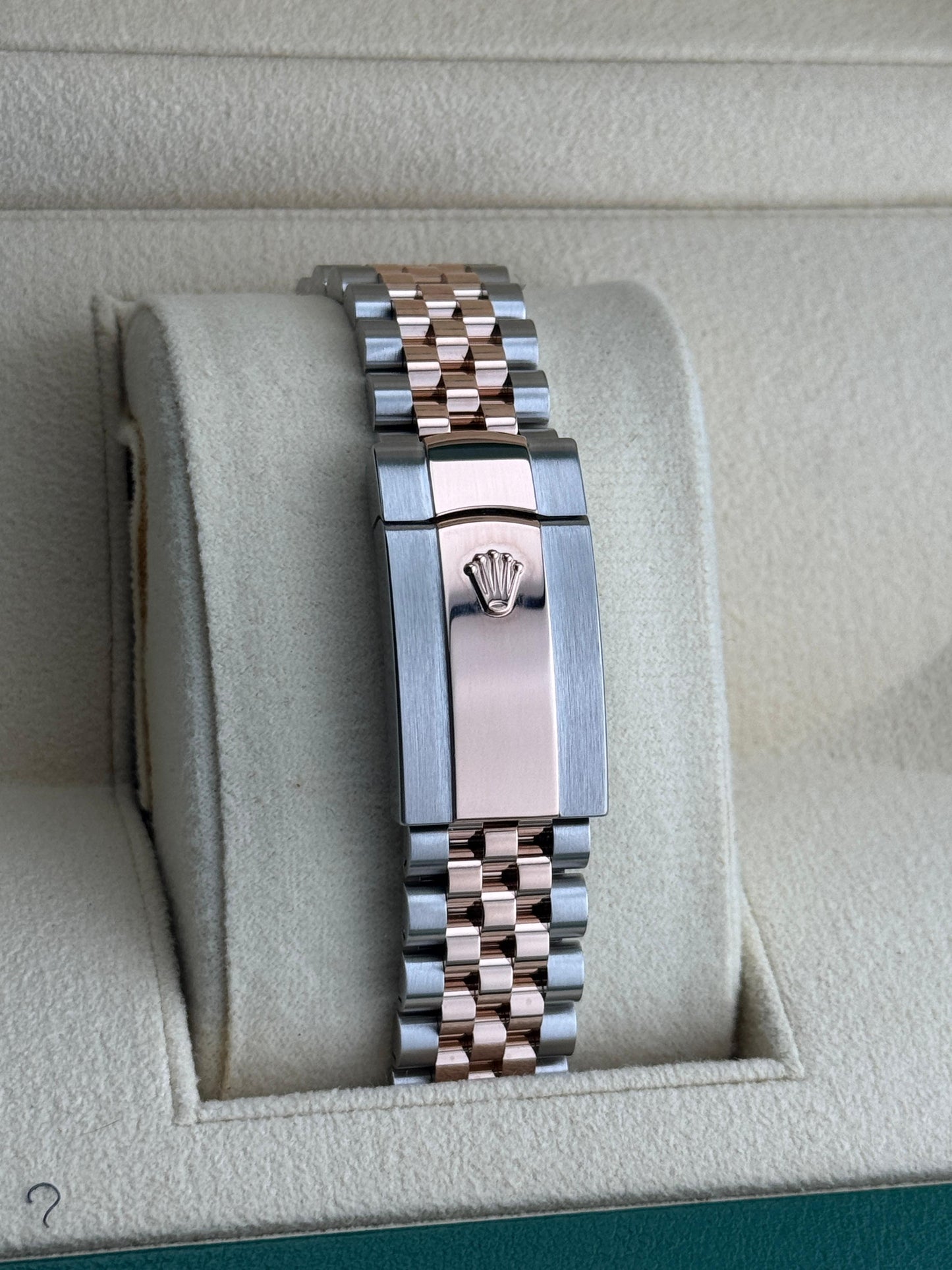 Rolex Datejust 41mm Steel& Rose-Gold Mother Of Pearl Dial 2023 - HOURLY 