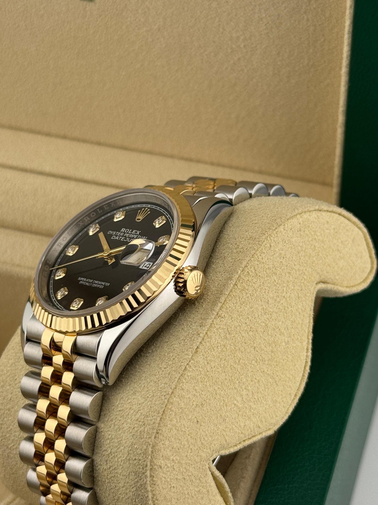 Rolex Datejust 36mm Steel&YellowGold Black Dial jubilee 2021 - HOURLY 