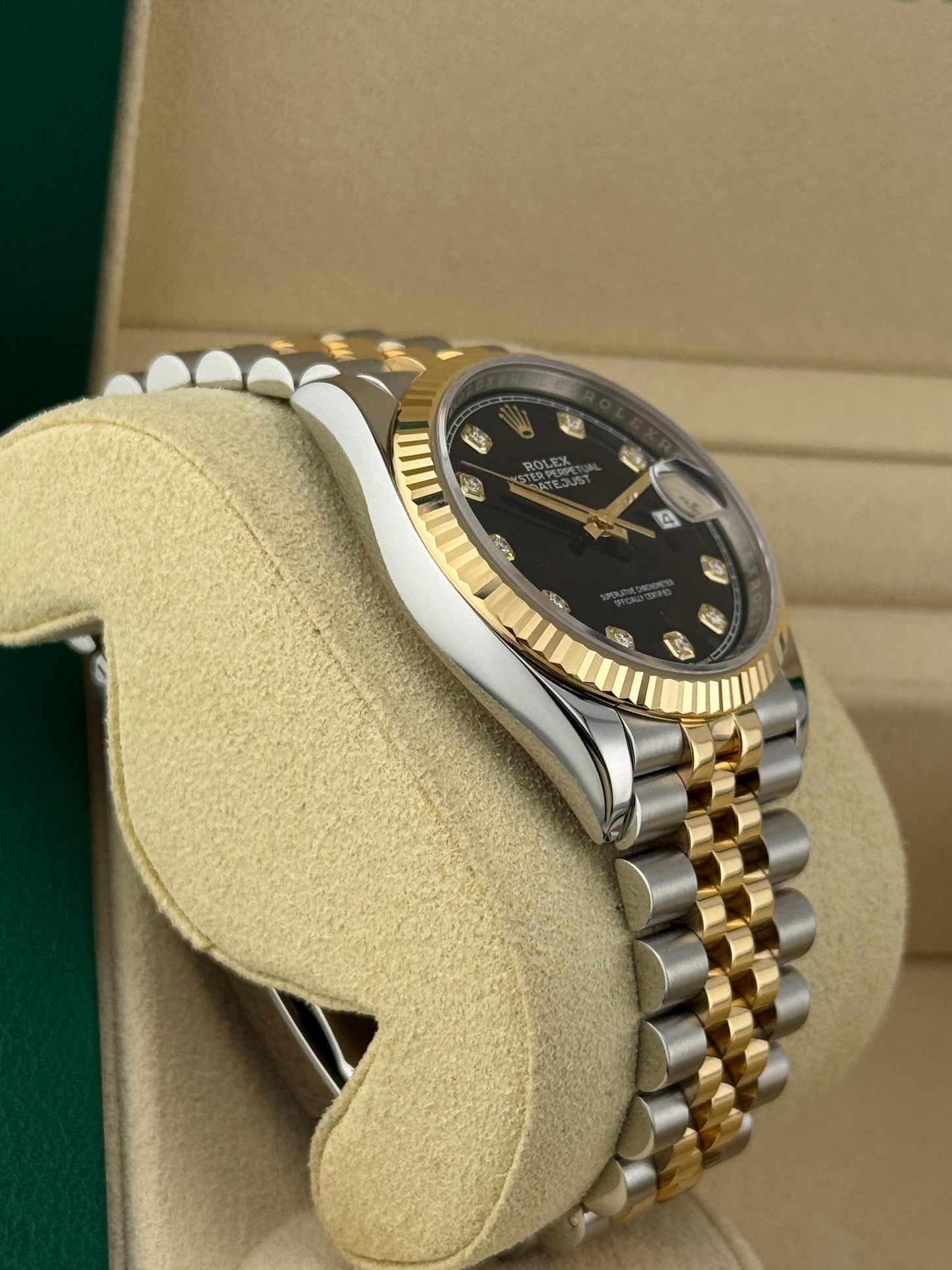 Rolex Datejust 36mm Steel&YellowGold Black Dial jubilee 2021 - HOURLY 