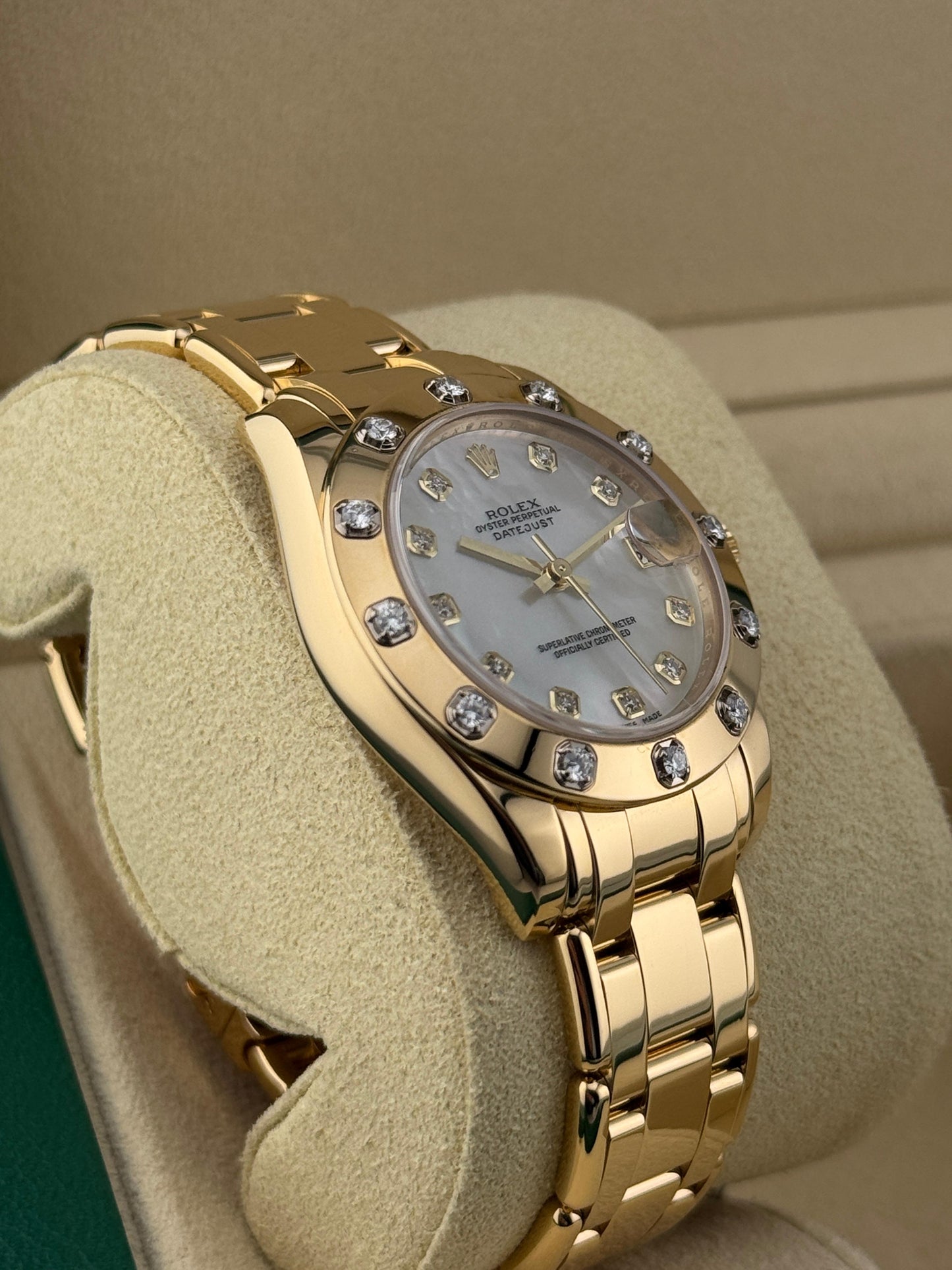 Rolex Datejust Pearlmaster 34mm YellowGold Mother of Pearl Dial & Diamond Bezel 2009