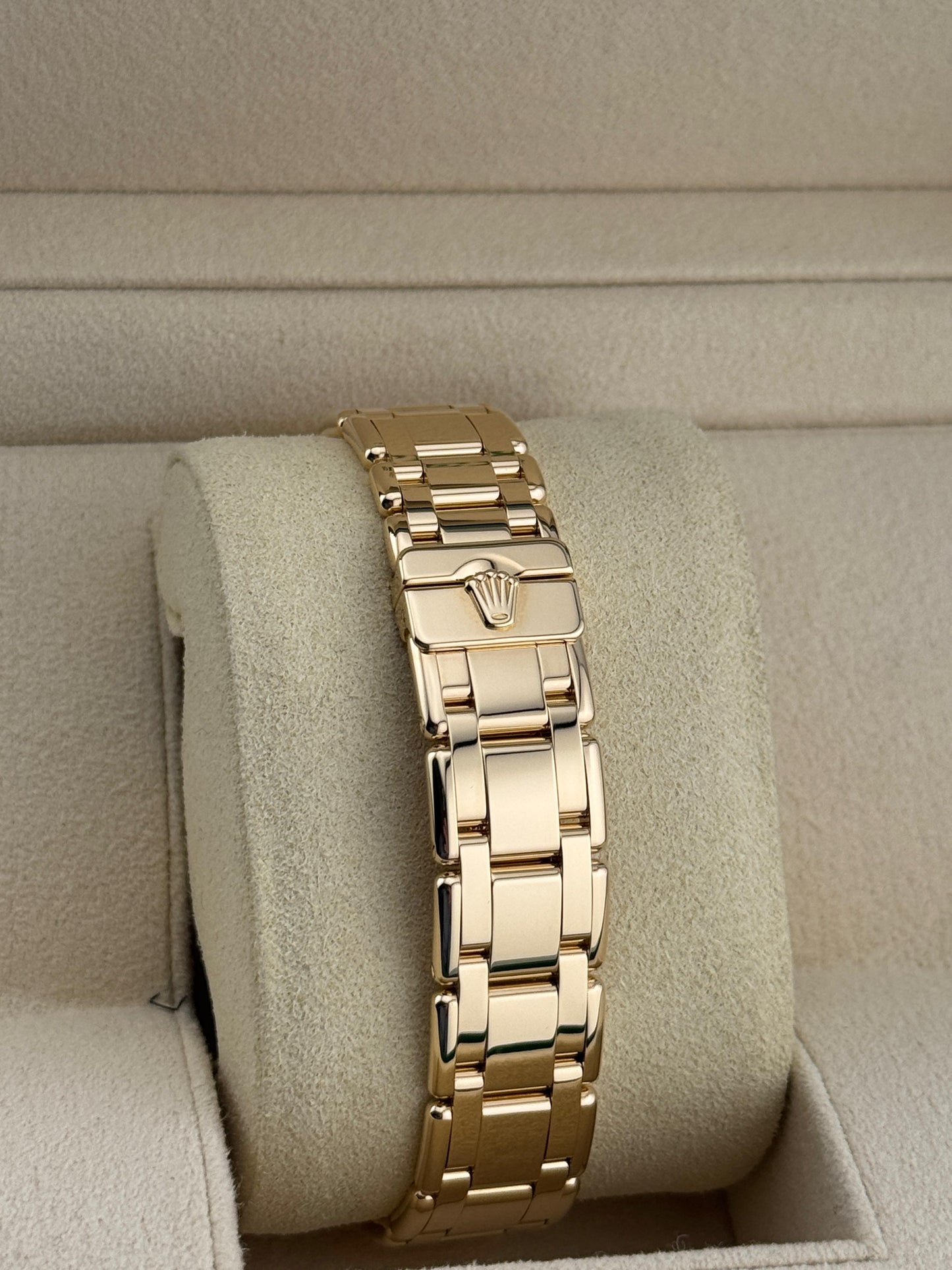 Rolex Datejust Pearlmaster 34mm YellowGold Mother of Pearl Dial & Diamond Bezel 2009