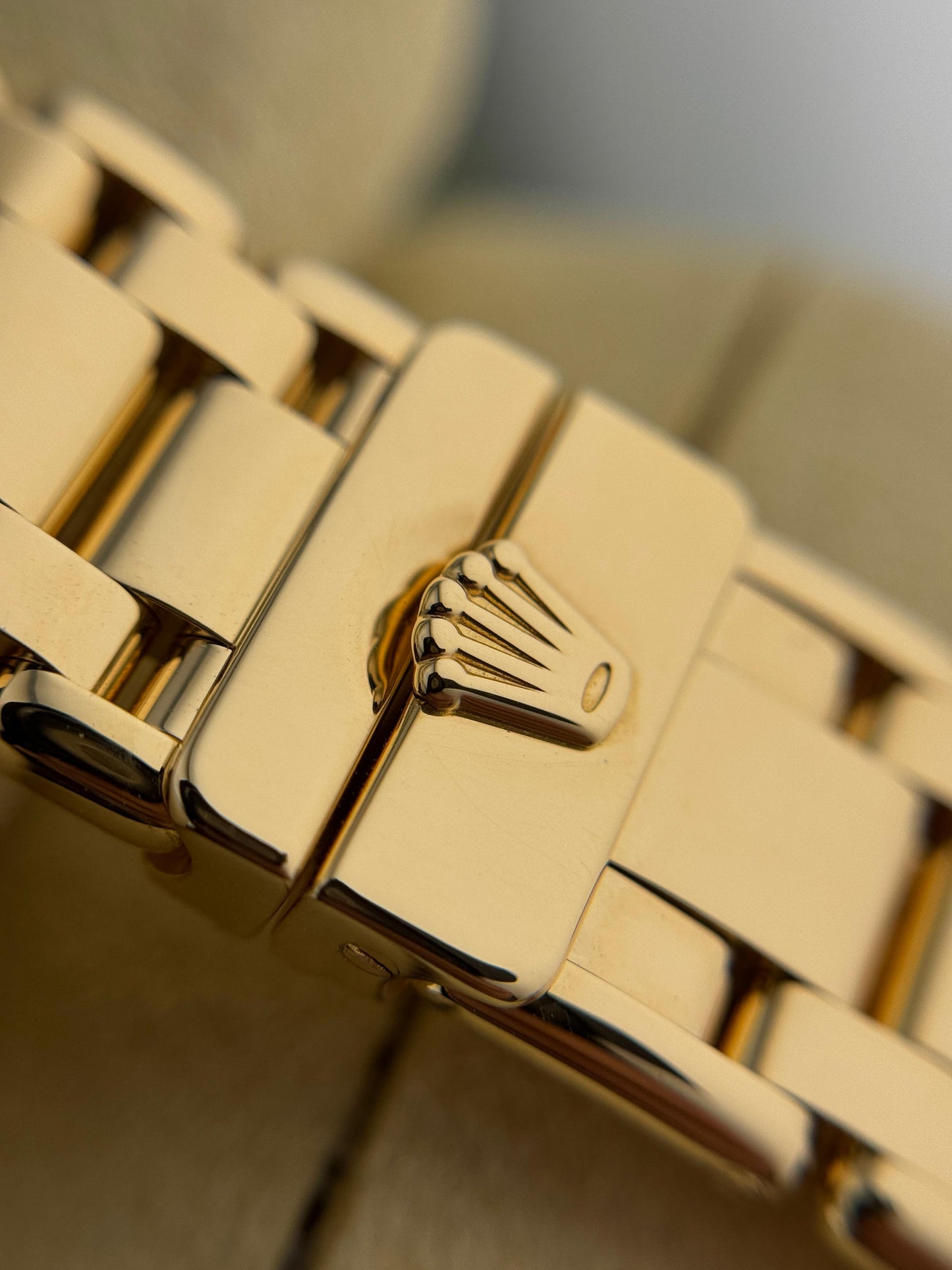 Rolex Datejust Pearlmaster 34mm YellowGold Mother of Pearl Dial & Diamond Bezel 2009