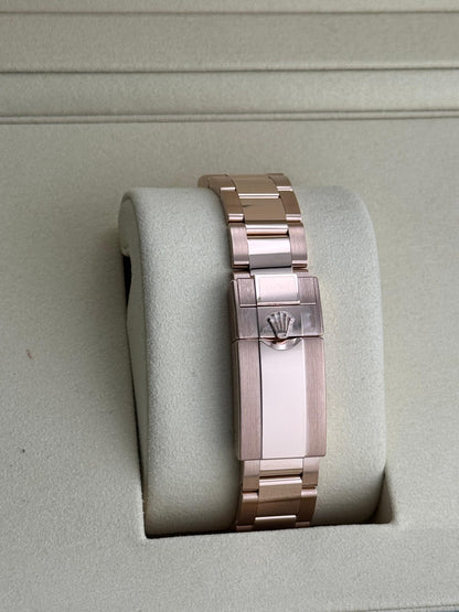 Rolex Cosmograph Daytona RoseGold Chocolate Dial Unworn 2025