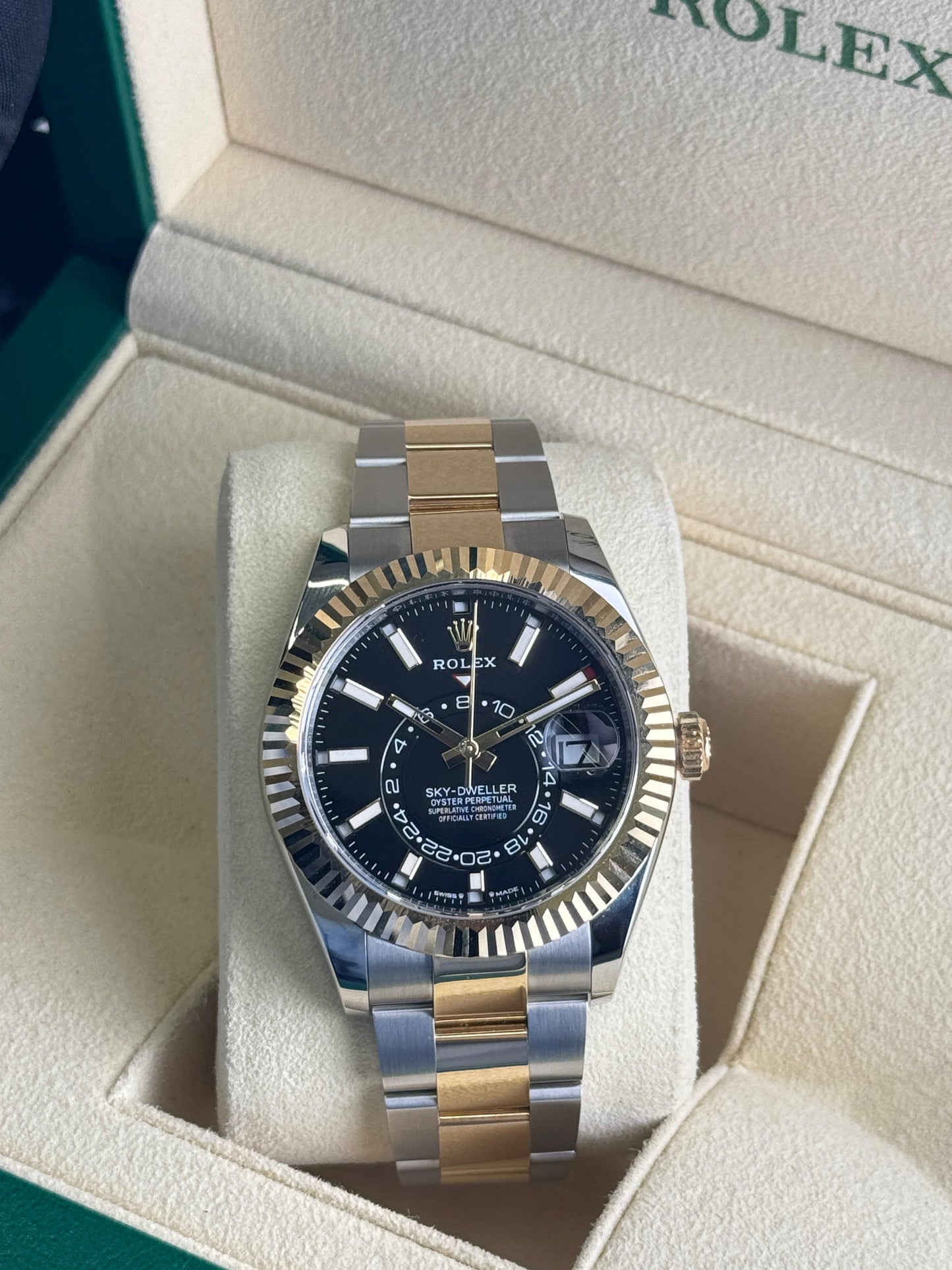 Rolex Sky Dweller 42mm Steel&YellowGold Black Index Dial 2023