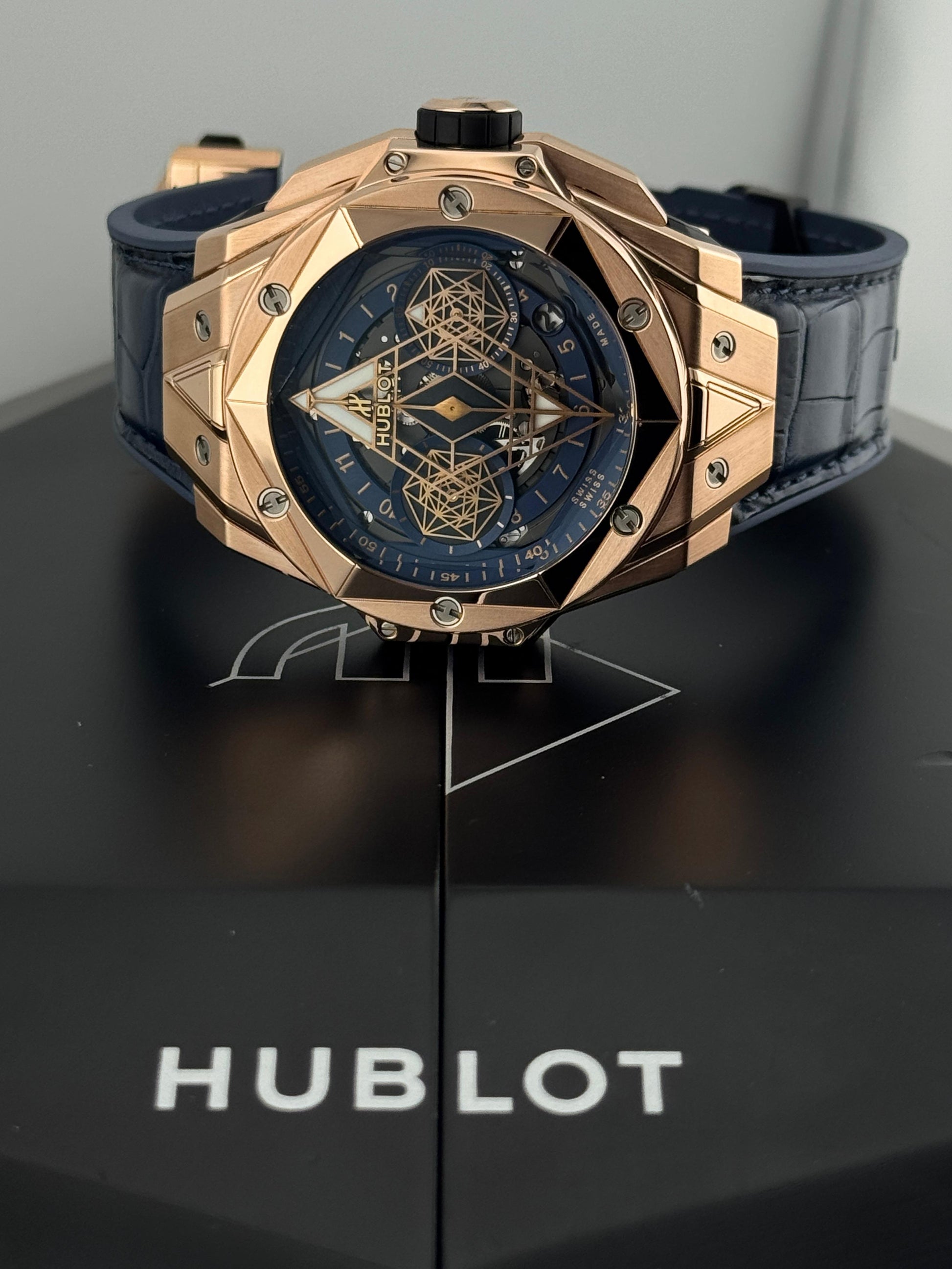Hublot big bang Sang bleu II 45mm RoseGold Chronograph Blue Dial 2020 - HOURLY 
