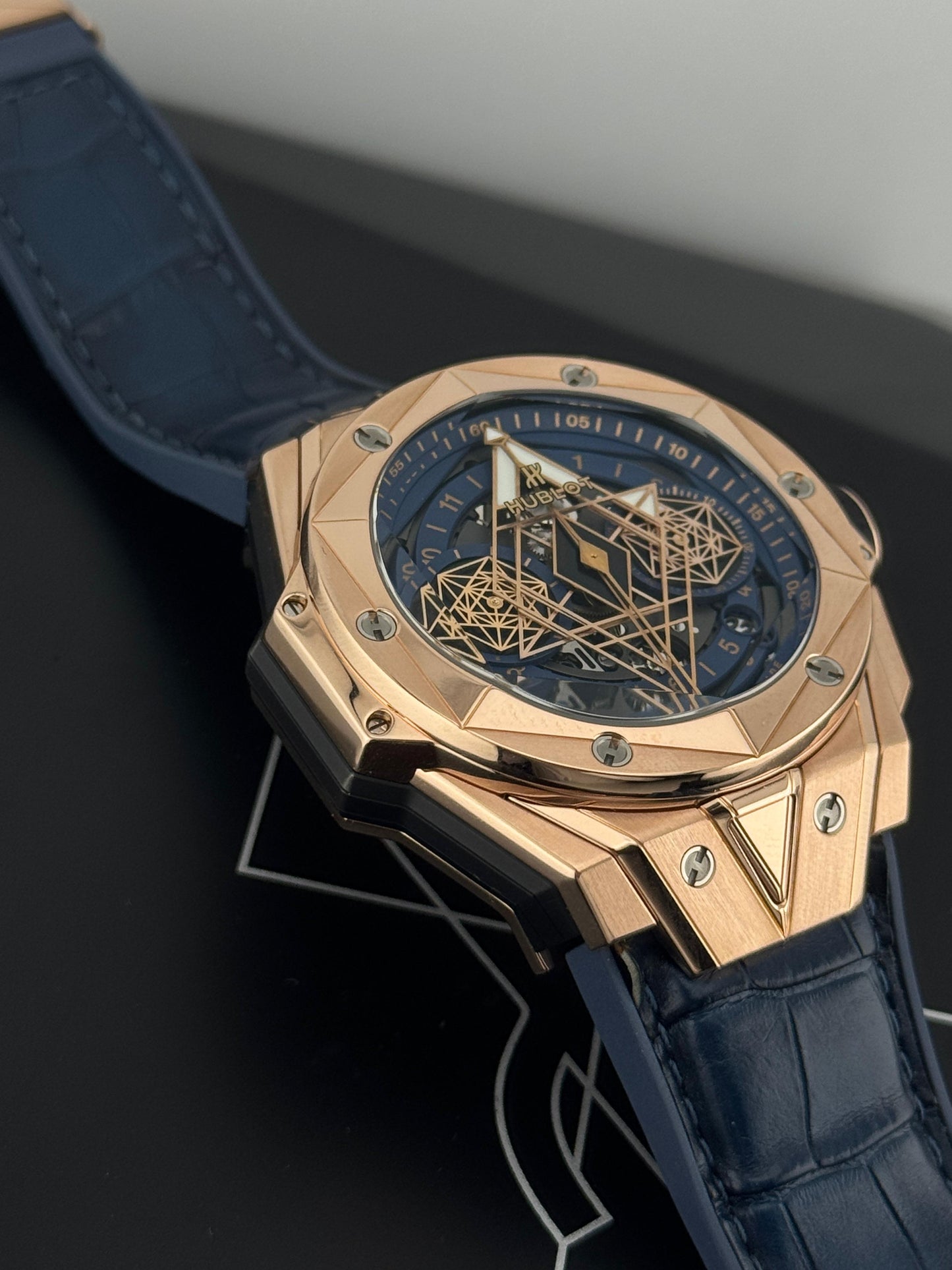 Hublot big bang Sang bleu II 45mm RoseGold Chronograph Blue Dial 2020 - HOURLY 