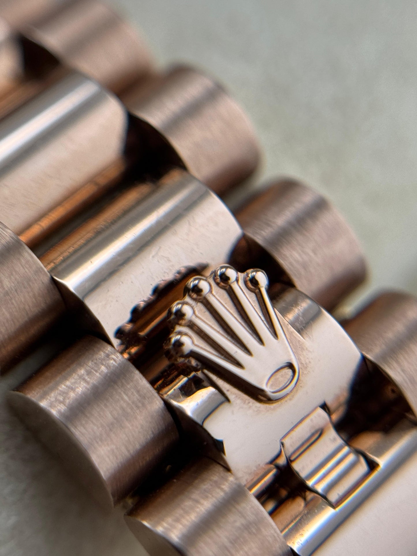 Rolex Datejust 28mm RoseGold Mother-of-Pearl Dial 2024 - HOURLY 