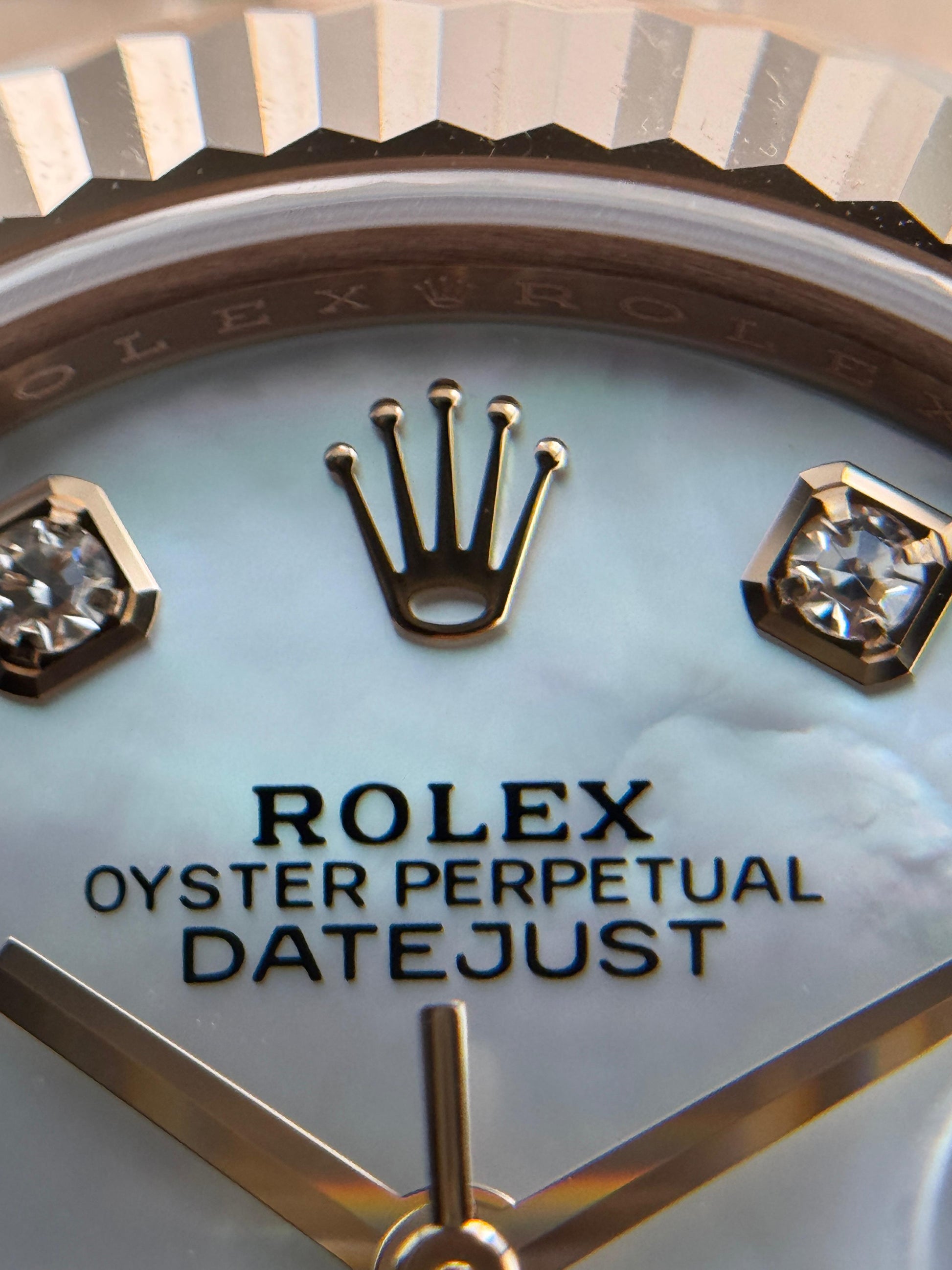 Rolex Datejust 28mm RoseGold Mother-of-Pearl Dial 2024 - HOURLY 