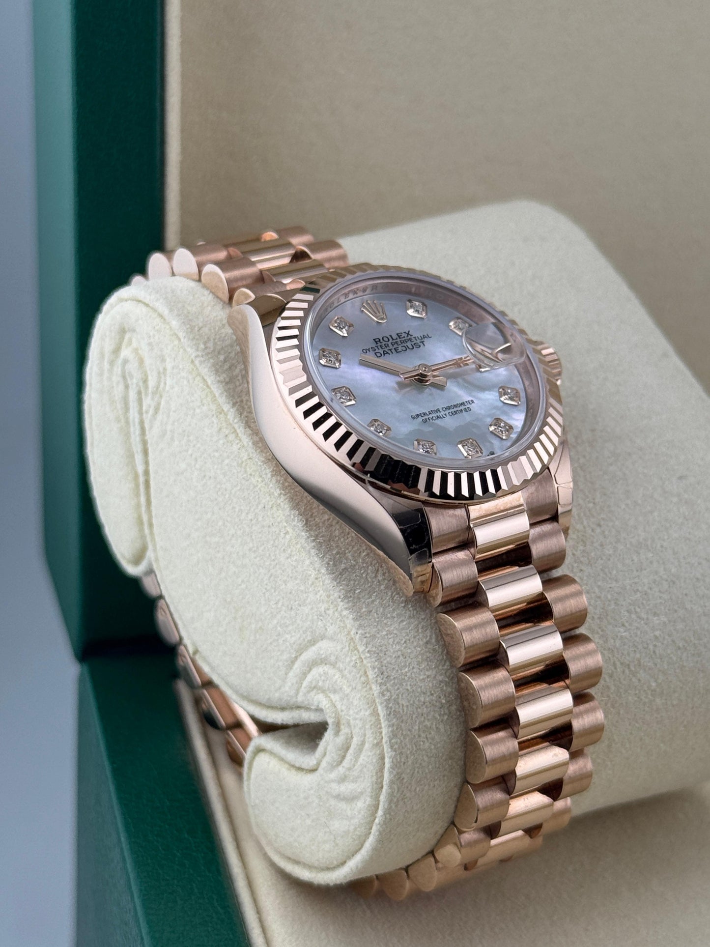 Rolex Datejust 28mm RoseGold Mother-of-Pearl Dial 2024 - HOURLY 