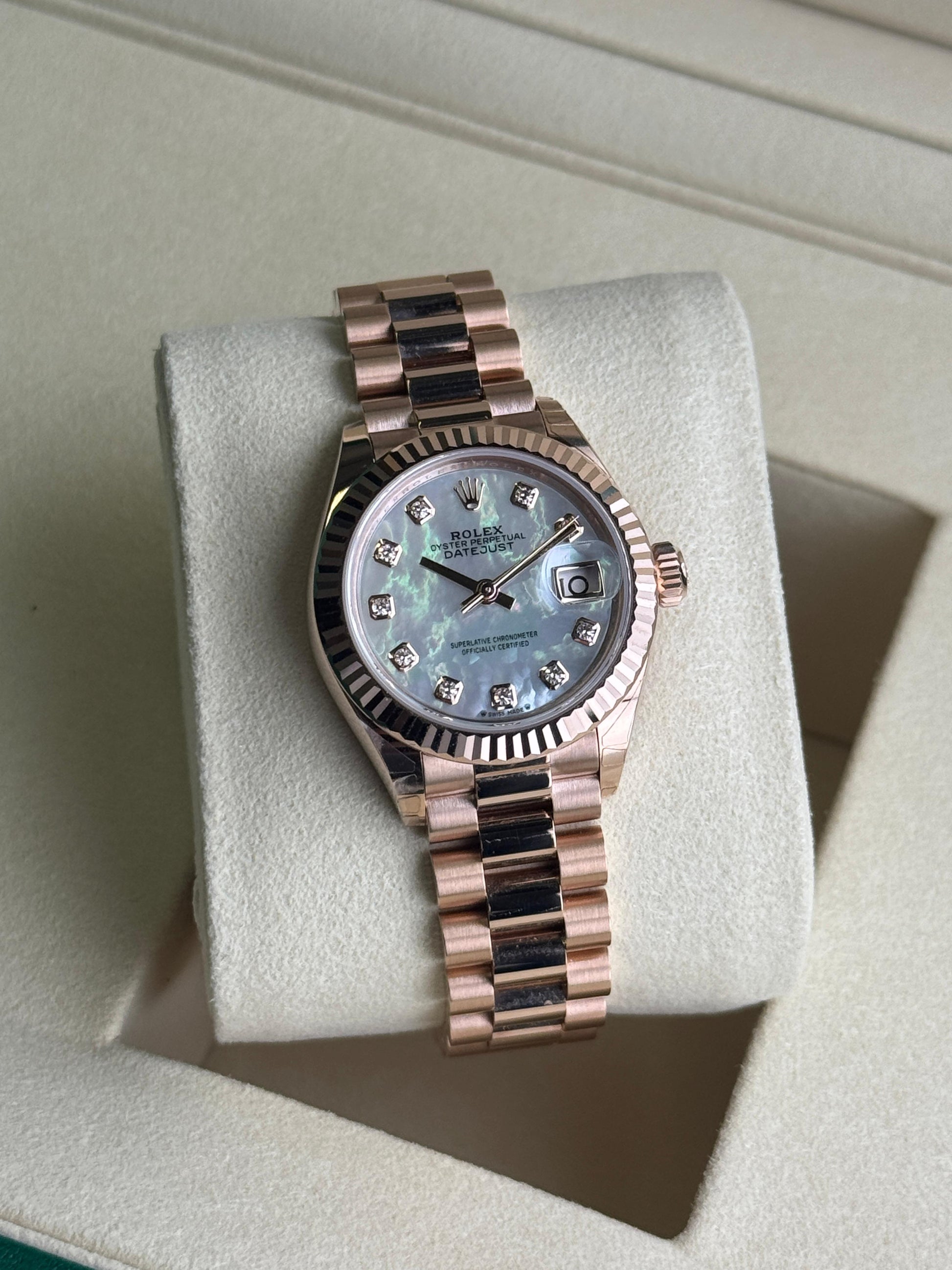 Rolex Datejust 28mm RoseGold Mother-of-Pearl Dial 2024 - HOURLY 