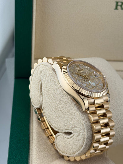 Rolex Datejust 31mm YellowGold Mother-of-pearl butterfly motifs 2021 - HOURLY 