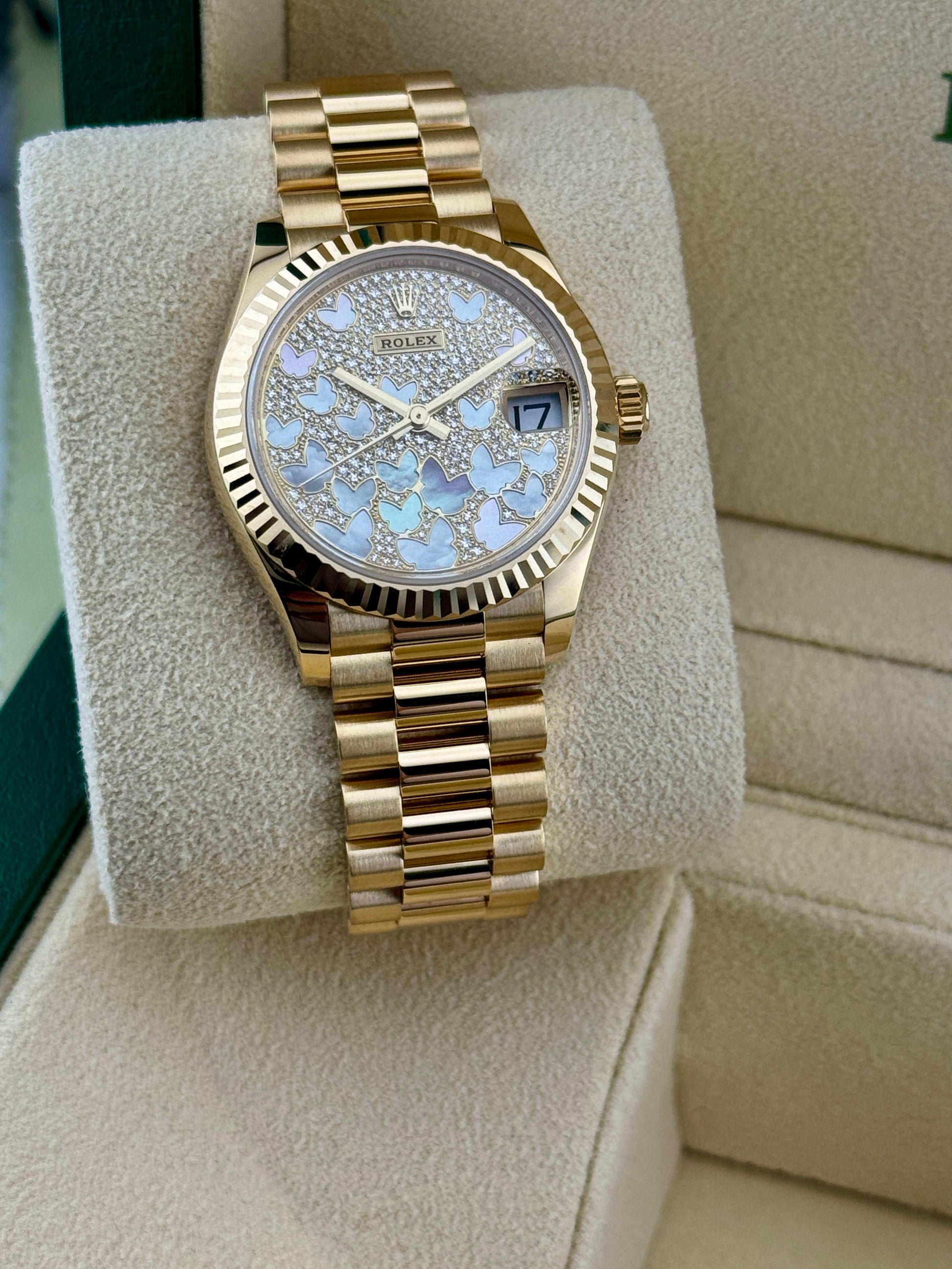 Rolex Datejust 31mm YellowGold Mother-of-pearl butterfly motifs 2021 - HOURLY 