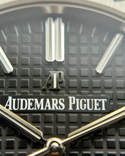 Audemars Piguet Royal Oak Balck Dial 2016 - HOURLY 