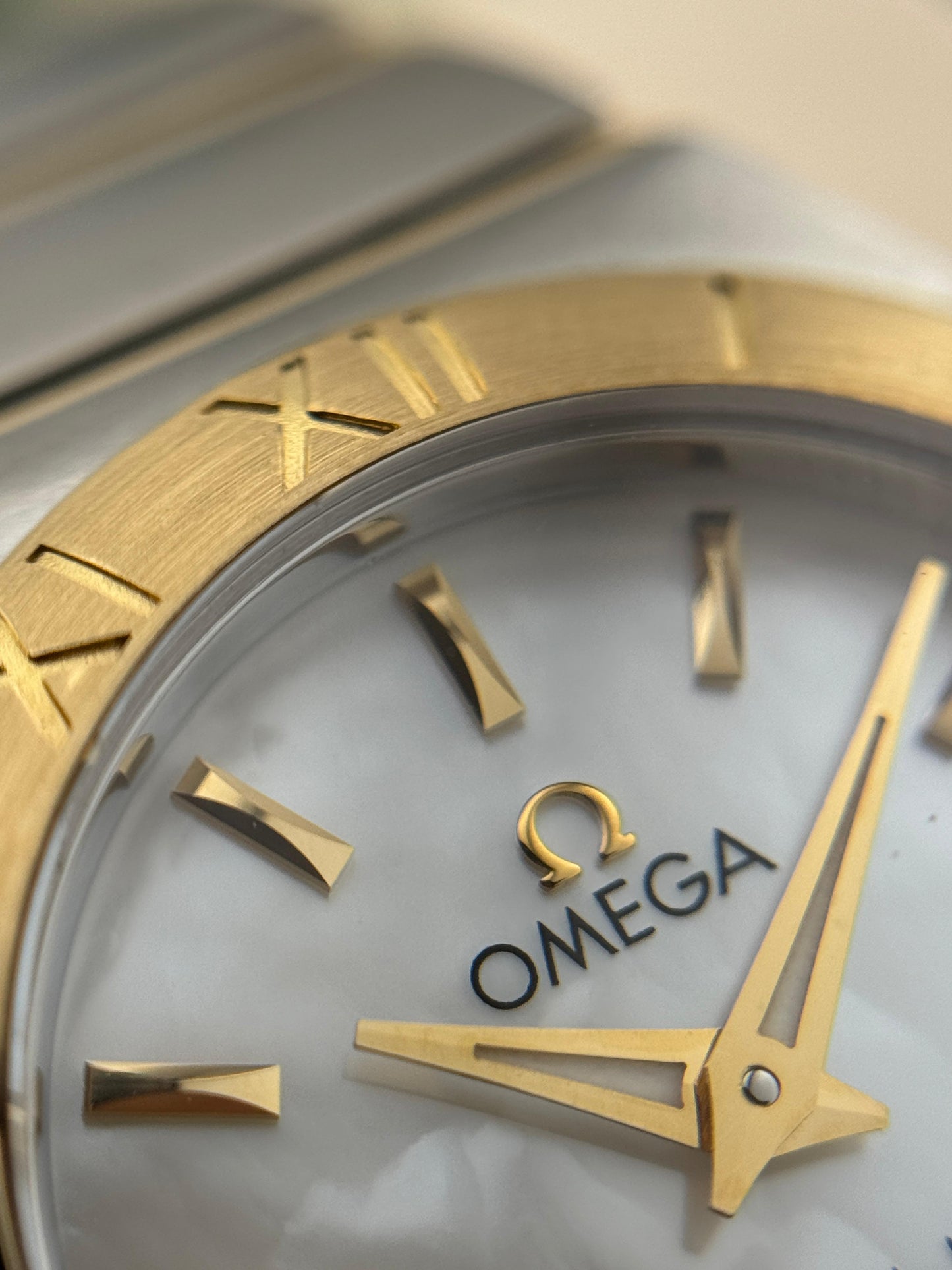 Omega Constellation 28mm Steel & YellowGold 2011