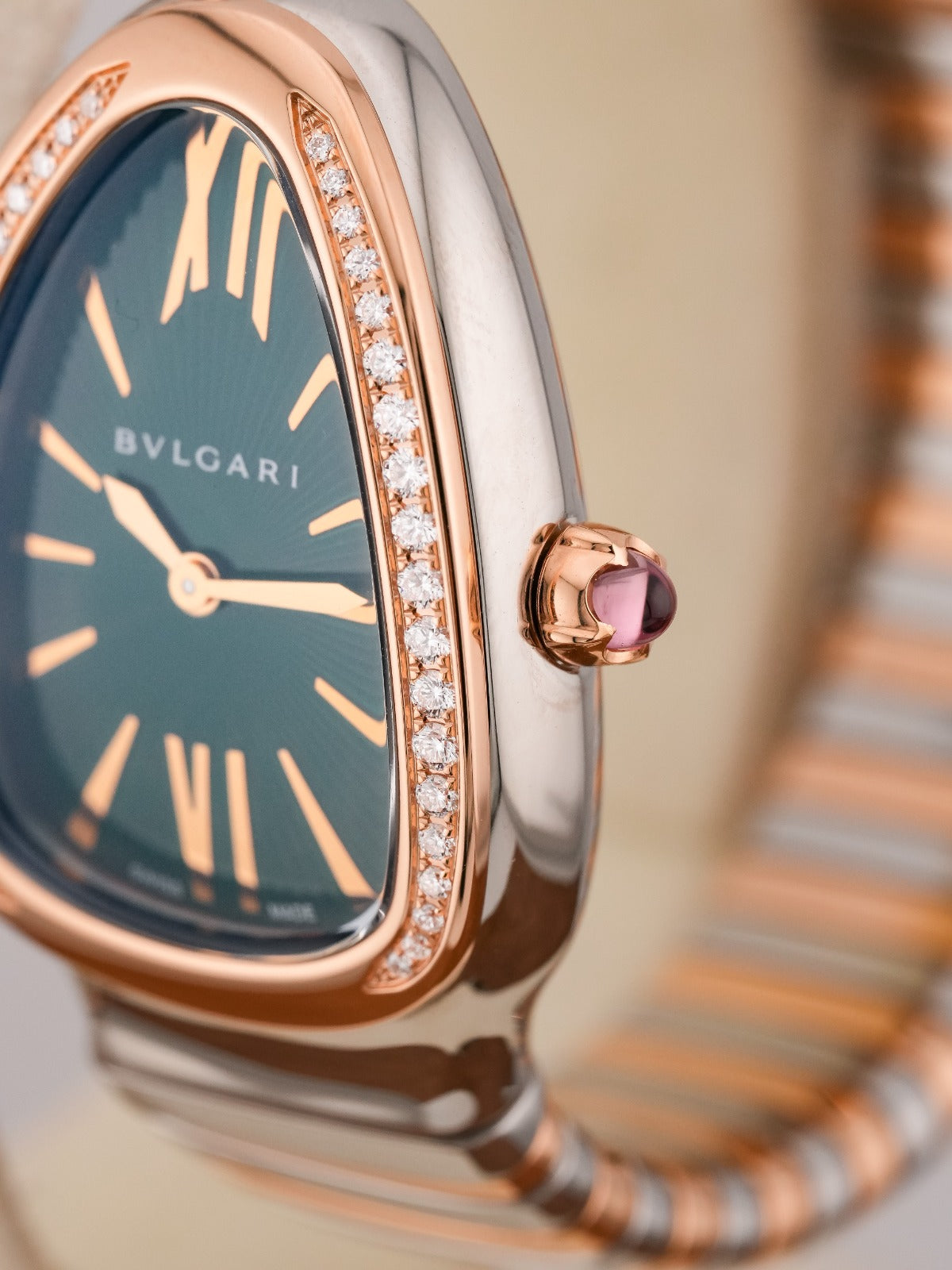 Bvlgari Serpenti Tubogas Steel & RoseGold Green Dial 2026 unworn - HOURLY 