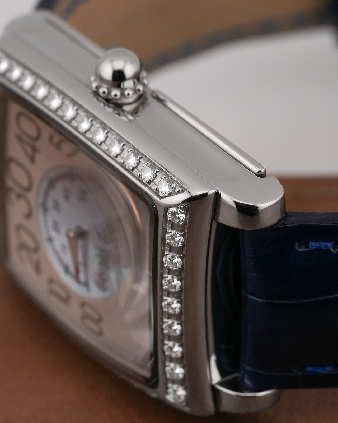 Gerald Genta Mother Of Pearl Center Dial jumping Hours